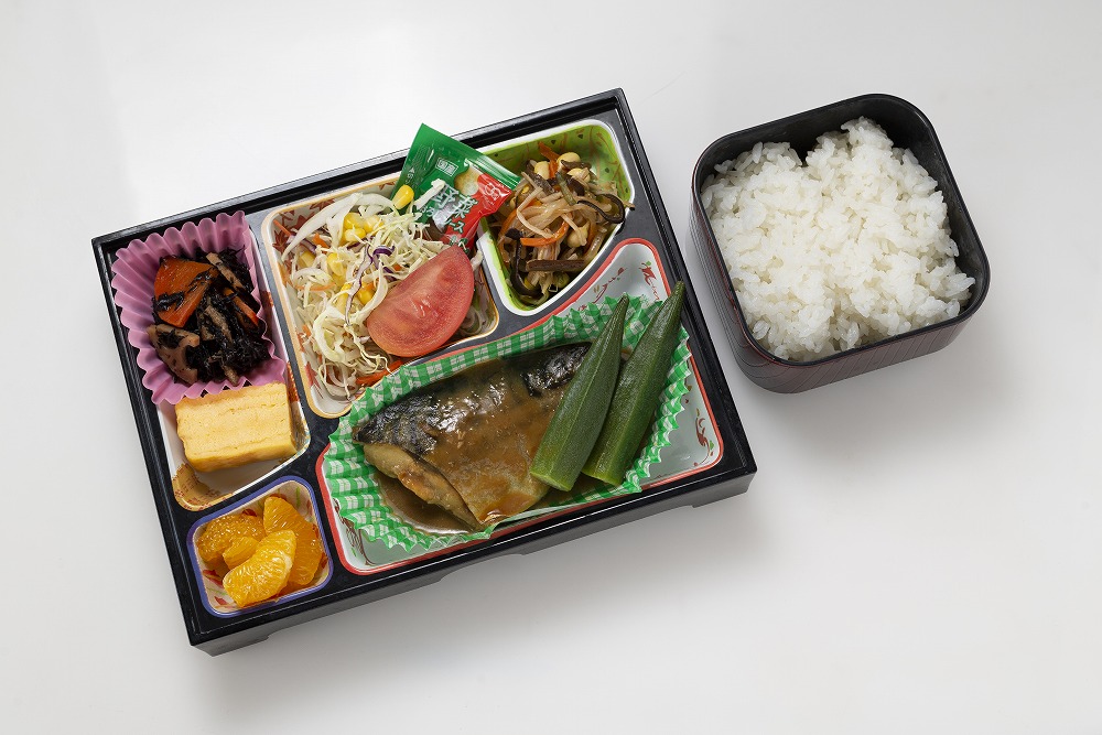 サバ味噌煮弁当
